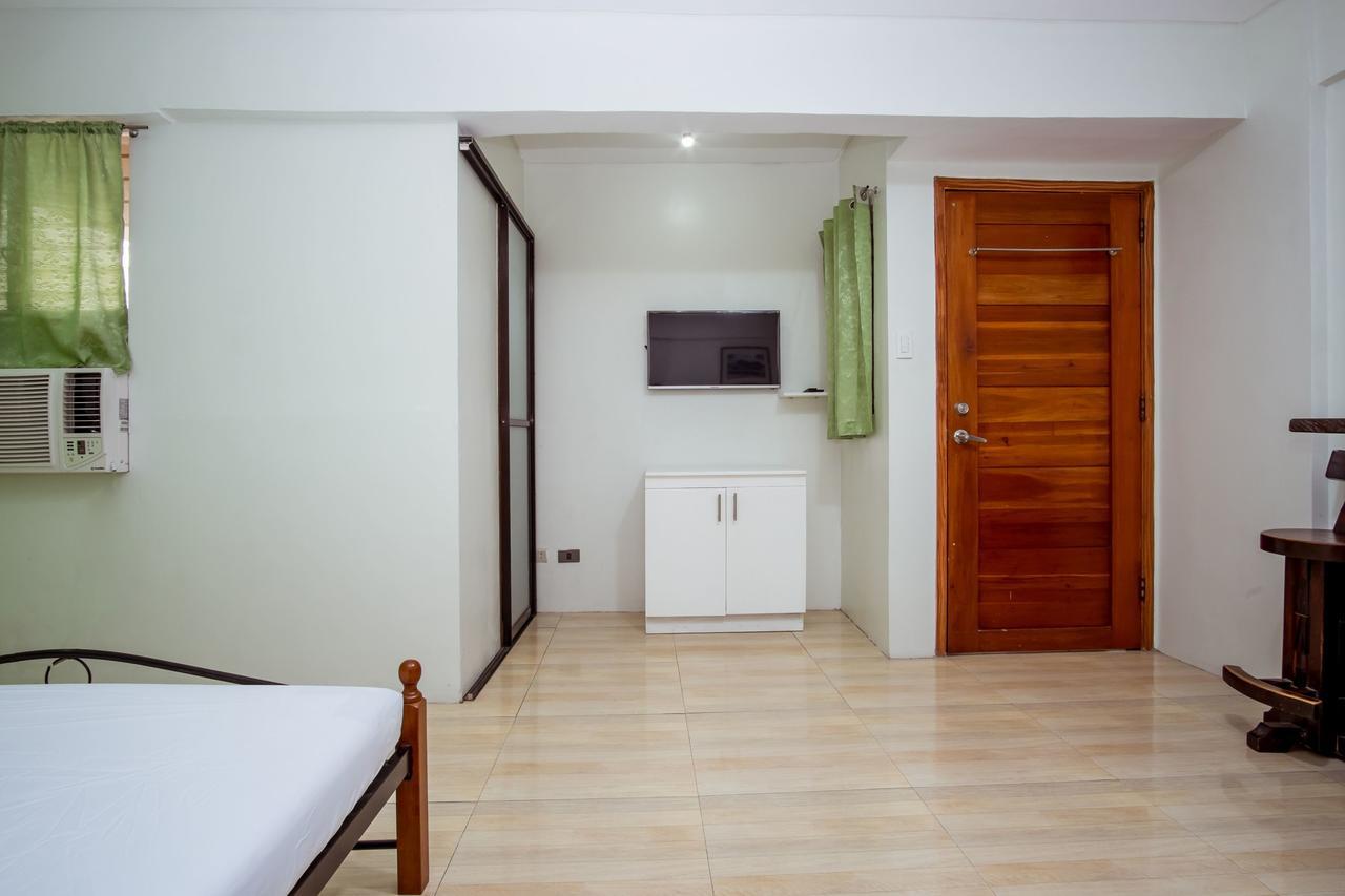 Reddoorz @ Lower Bicutan Taguig Hotel 2*